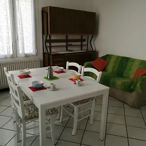 casa-vincenzina.hotelitalianriviera.com/